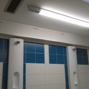 Sanitärverkleidung Spezielanfertigungen Tischlerei Oldenburg Frank Dreischmeier - Verkleidungen Rohrleistungen Rohre Sporthalle Toiletten 1000 (4)